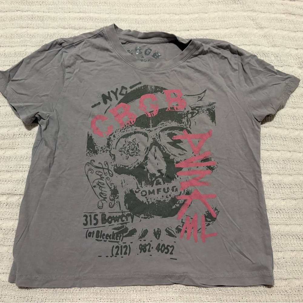 Gray Graphic T-Shirt with Red and Black Design